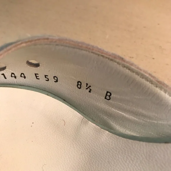 SALVATORE FERRAGAMO COLLECTION SANDALS - Picture 9 of 16